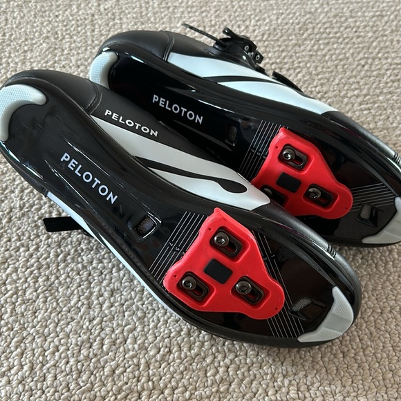 Men's peloton shoes size 45 (size 11.5 maybe) - Picture 2 of 2